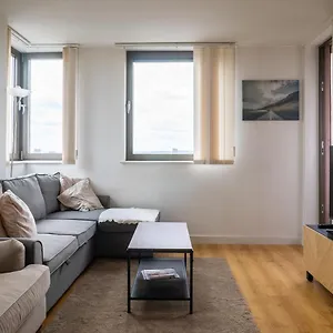 Air - Shadwell - Great Transport Links London