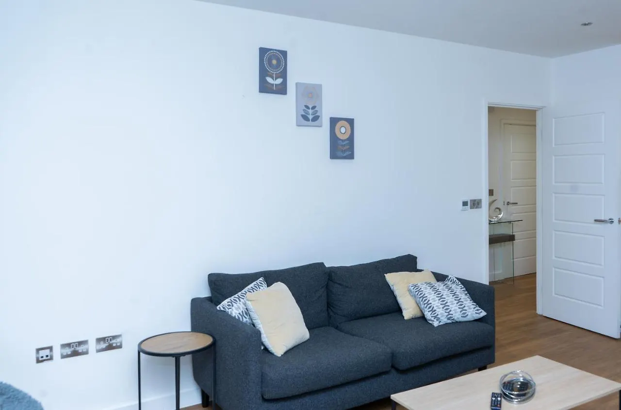 Guerneville 1 Bedroom Luxury Apartment Royal Wharf By Excel Exhibition Centre London